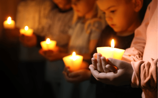 děti se svíčkami
