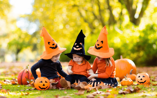 děti v halloweenském